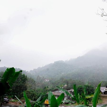 Koonamparayil Home Stay Munnar Anaviratty-Family Only Exterior photo
